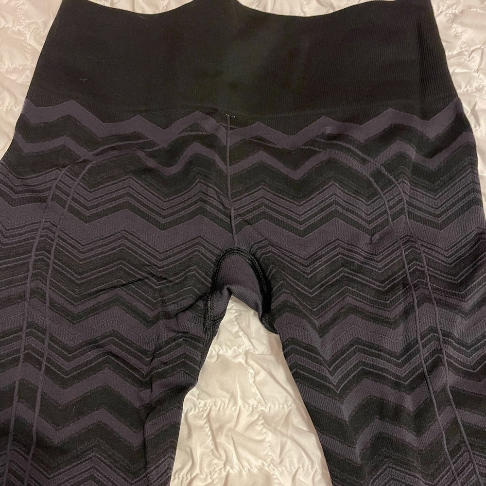 GUC Lululemon sz6 compression leggings